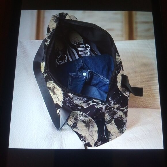 Black Skull Tote Bag - Picture 5 of 5